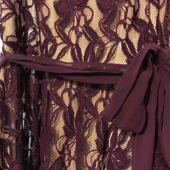 Plum Lace dress - Picture 2 of 4